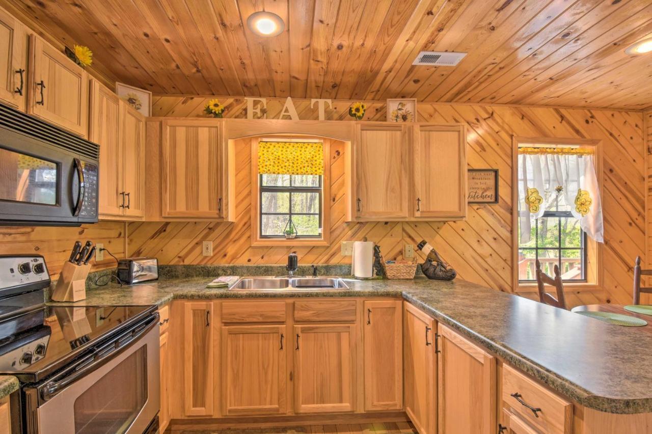 Cozy Hiawassee Cabin With Fire Pit And Mtn Views! Kültér fotó