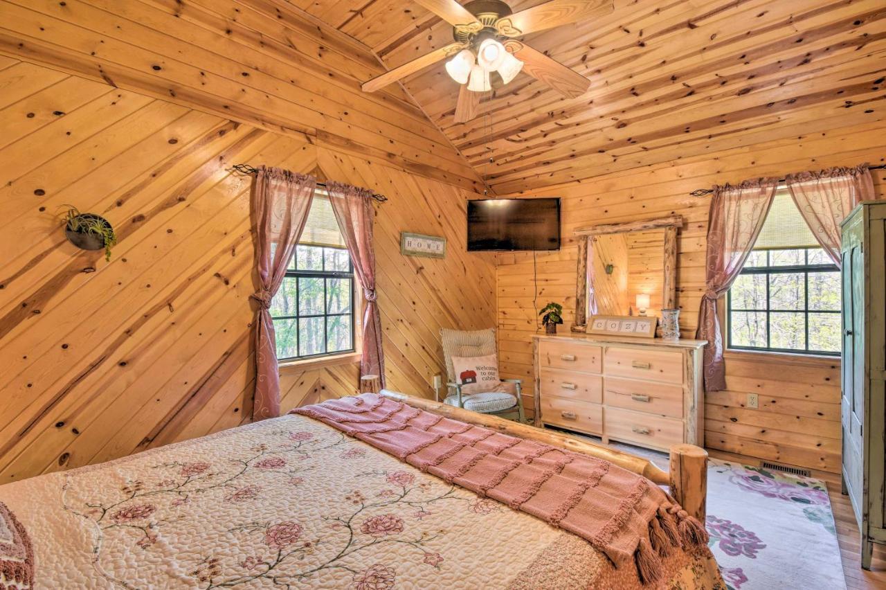 Cozy Hiawassee Cabin With Fire Pit And Mtn Views! Kültér fotó