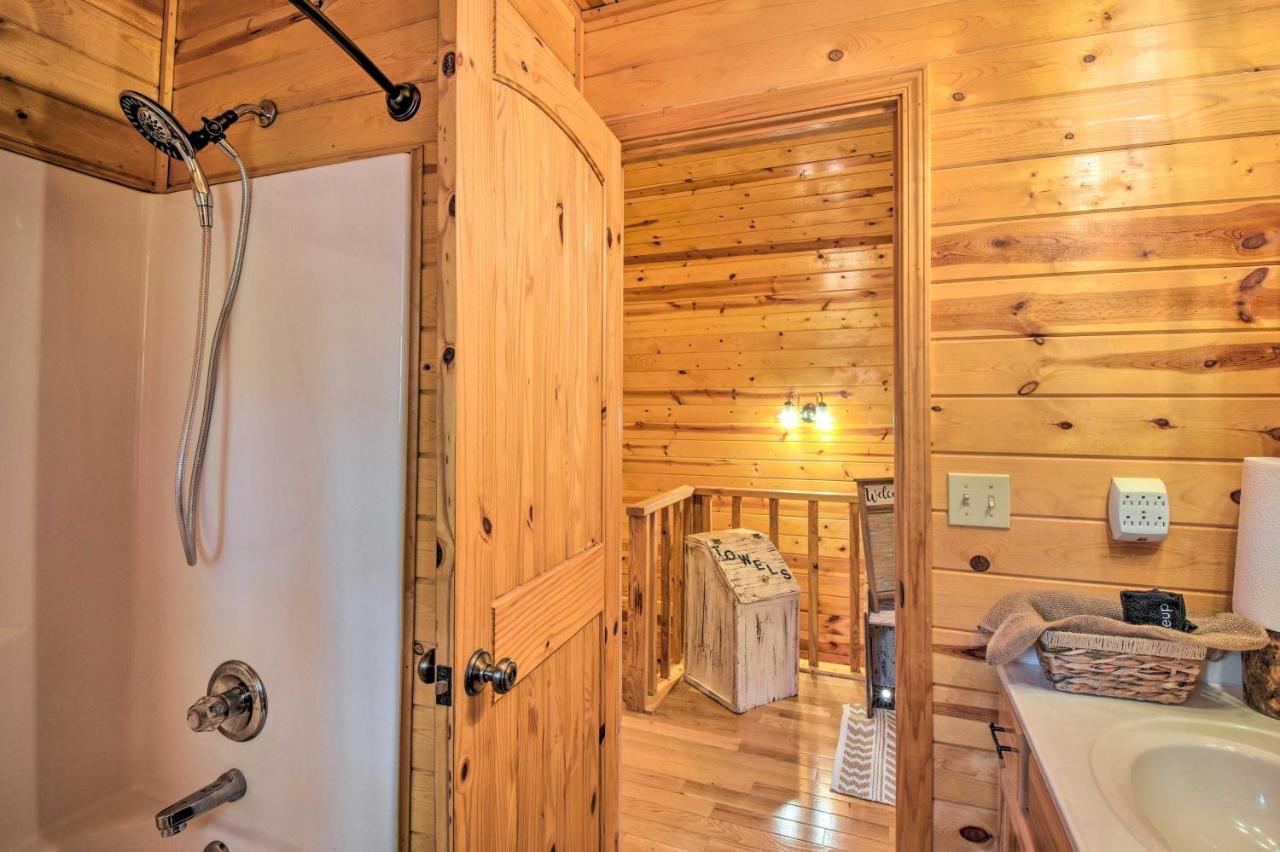 Cozy Hiawassee Cabin With Fire Pit And Mtn Views! Kültér fotó